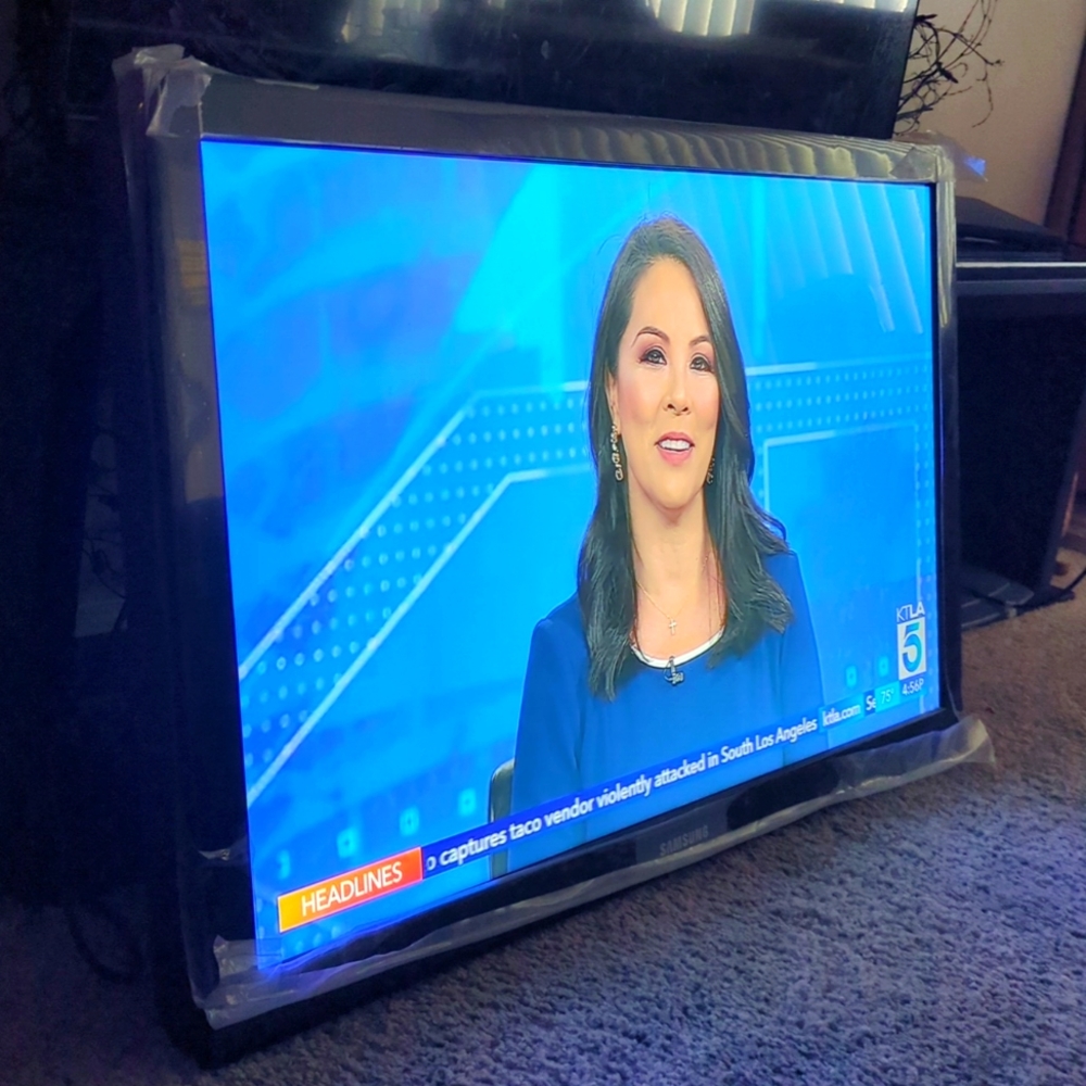 40 inch t.v with remote